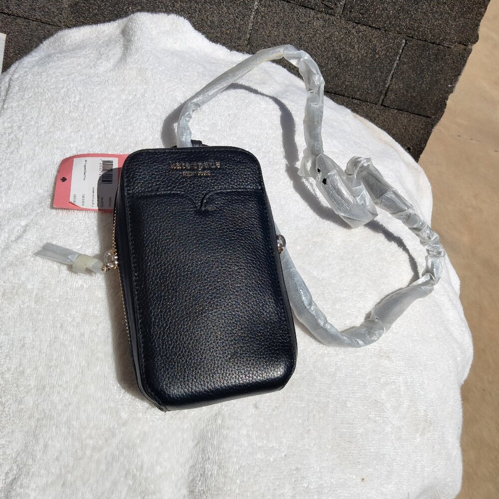 2021 KATE SPADE Zeezee North South Phone Crossbody Purse NOSWT 8AR00061 *READ*